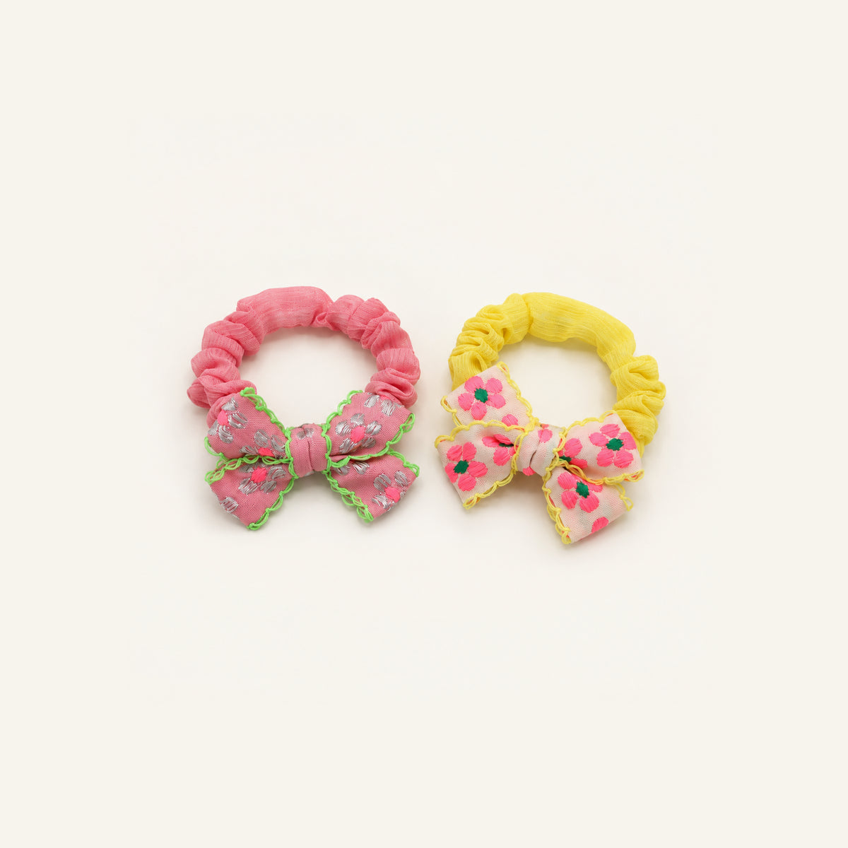 Daisy Picnic Embroidered Scrunchie — PP-012-MULTI